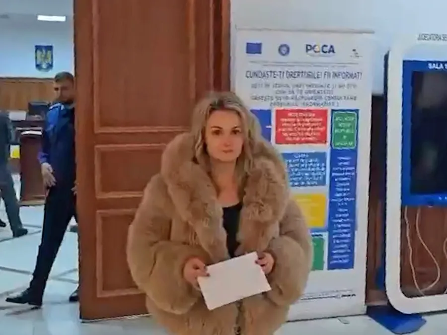 Amalia Bellantoni, la ieșirea din sala de judecată