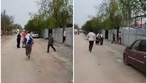 Imagini incredibile din Fetești! Bătaie de stradă cu bâte! Forțele de ordine au fost depășite de situație