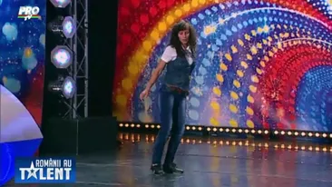 Cea mai urata romanca de pe internet i-a ingrozit pe juratii Romanii au talent. Au suportat-o exact 10 secunde