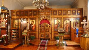 Ce înseamnă când visezi că eşti în biserică. Poate semnifica fericire, dar şi moarte