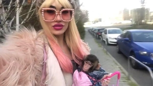 Margherita de la Clejani a păţit-o iar! S-a ales cu dosar penal după ce şi-a bătut maimuţa iar imaginile au ajuns la TV