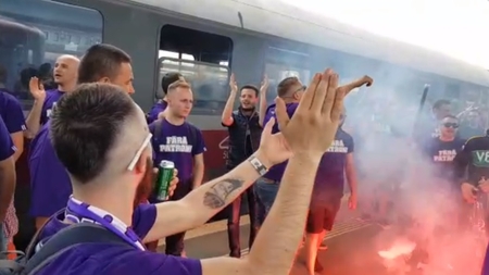 VIDEO. Meciul UTA - ASU „Poli” Timișoara a început în gara Arad. Ce au făcut suporterii timișoreni