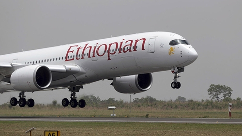 Boeing suspendă zborurile avioanelor 737 Max în întreaga lume, după deciziile luate de Uniunea Europeană şi SUA