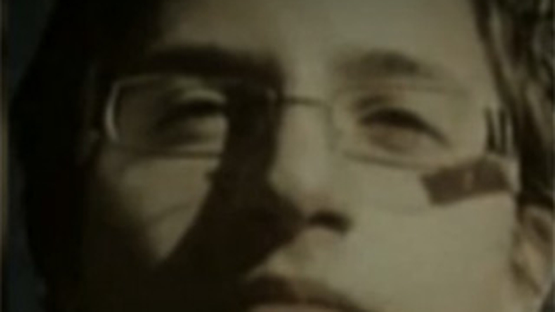 VIDEO Socant! Un tanar roman a fost omorat, in Italia, de tatal sau vitreg. Barbatul l-a lasat pe baiat fara suflare dupa ce l-a lovit cu brutalitate cu un facalet!