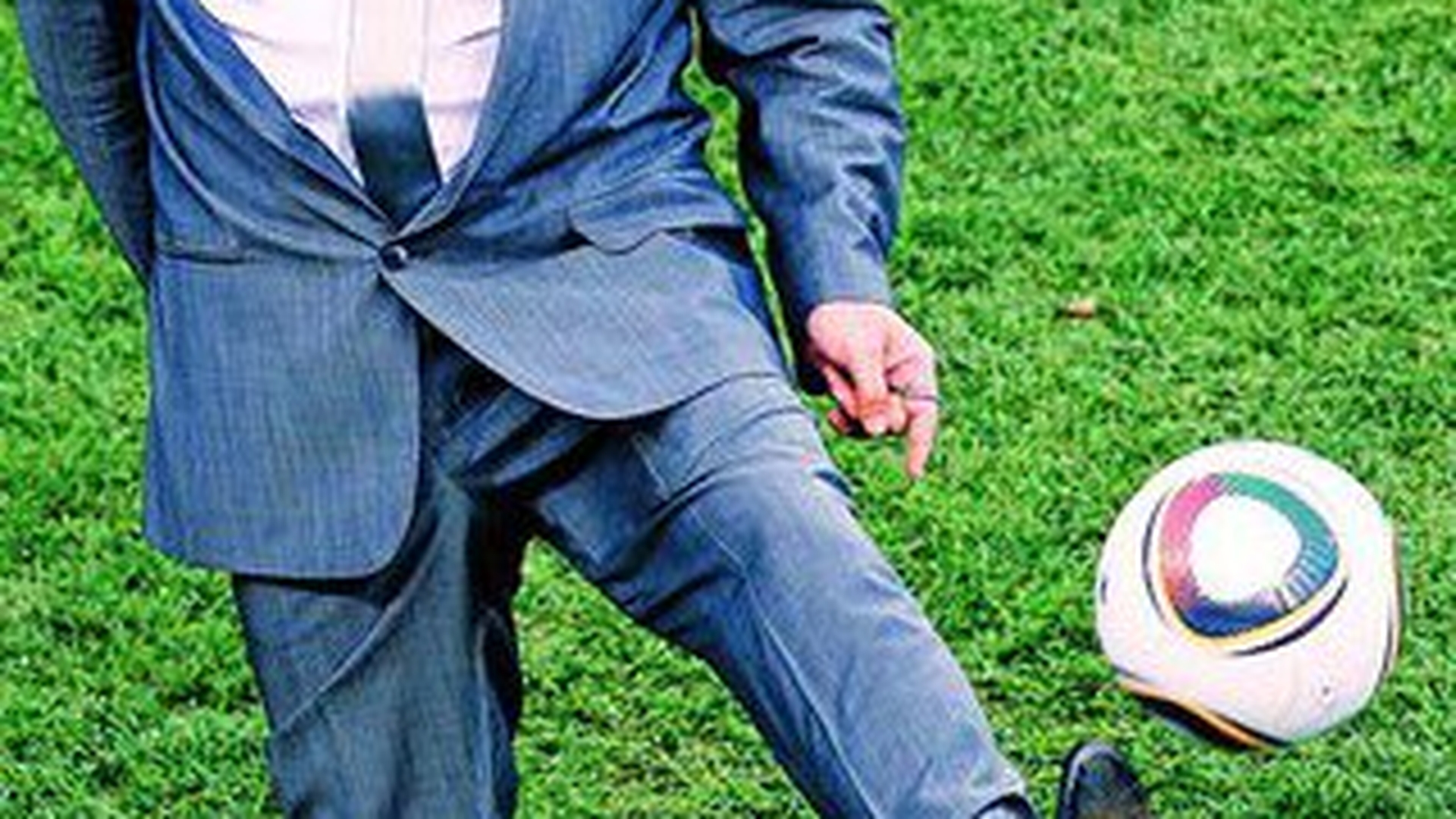 Maradona, pus la patru acede fiicele sale