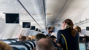 Tragedie cu două zile înainte de Revelion! O stewardesă româncă s-a sinucis. Ce a împins-o să recurgă la acest gest necugetat