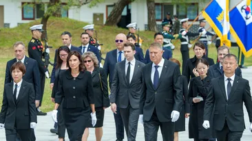 De data asta a nimerit-o! Carmen Iohannis a purtat o ținută specială în vizita diplomatică din Coreea de Sud: „Cea mai bună apariție a sa”