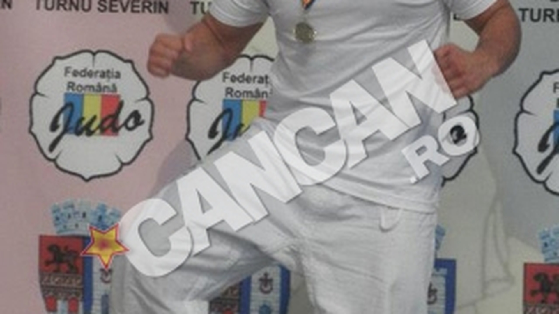 Campion national de judo, nevoit sa renunte la performanta si sa se angajeze pe vas de croaziera