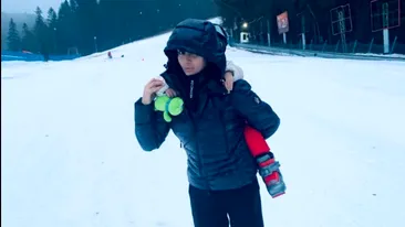 Elena Băsescu a ”evadat” cu micuții ei la munte! Imaginile bucuriei pe pârtie