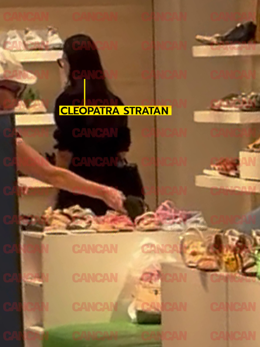 Cleopatra Stratan s-a relaxat în mall, printre rafturi (Foto: CANCAN.RO)