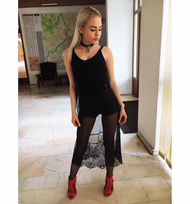 Bernadette, de la “Puterea dragostei”, goală pușcă! Imaginea a fost făcută publică