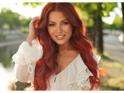 Cum a apărut Elena Gheorghe la TVR? Nici nu zici că are 41 de ani: „Mamă, tu trebuie să fii pe gustul fetițelor!”