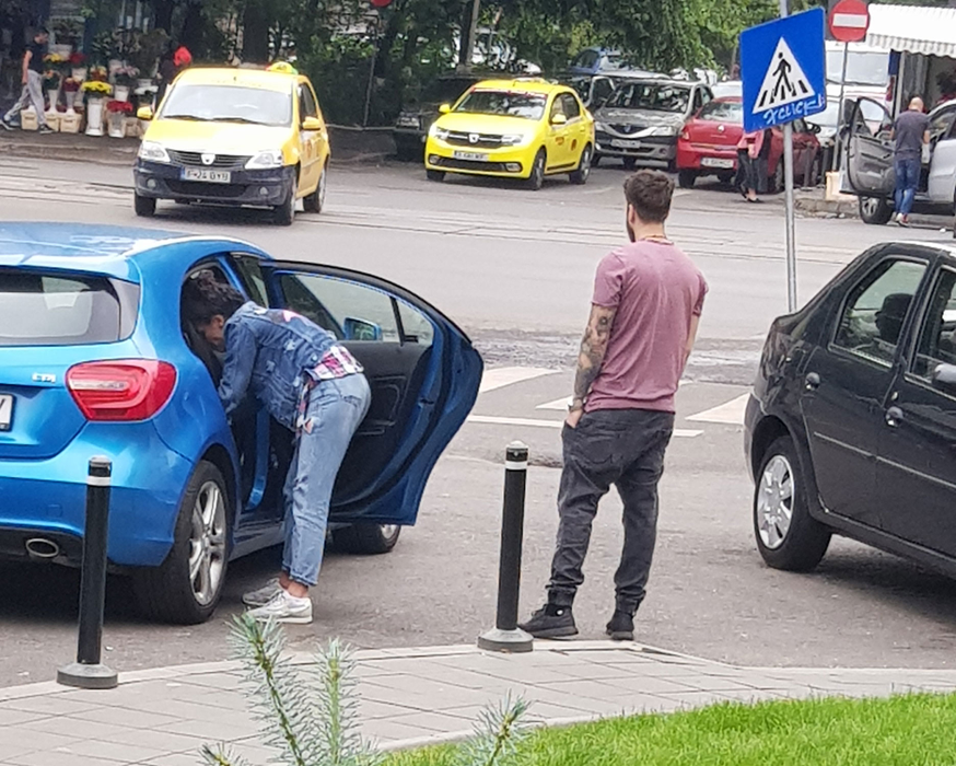 Doinița și Adrian au avut o discuție mai aprinsă, într-o parcare din București