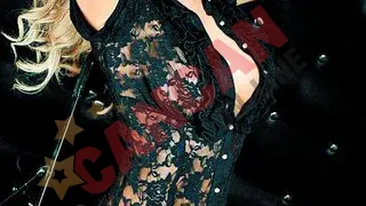 A vrut sa o dezbrace pe Simona Sensual