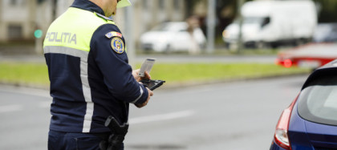Regula rutieră pe care mulți șoferi o ignoră: Ce se întâmplă cu limita de viteză de la intrarea în localitate după prima intersecție