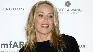 Sharon Stone a sosit in Romania cu o cursa de linie, de la Frankfurt