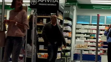 VIDEO Serghei i-a dat papucii sotiei sale! Cum a fost filmat Mizil la mall, in timp ce se afla in compania nevestei lui