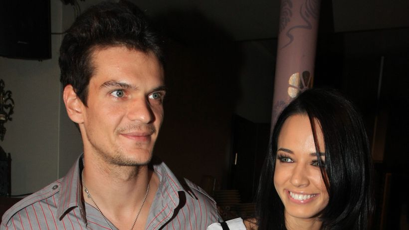 Imagini inedite! Tudor Chirila a oficializat relatia. Si-a scos mama si prietena la film. In premiera!