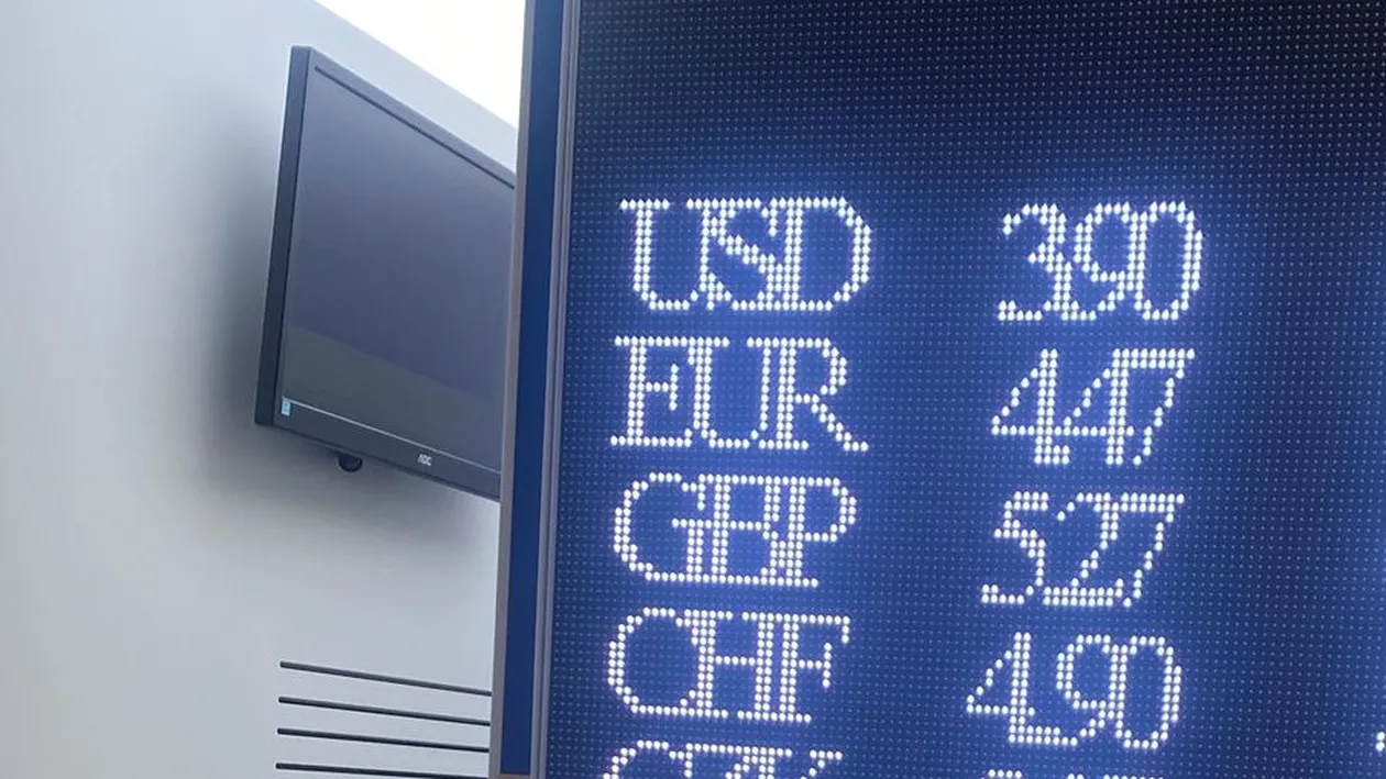 Cu câți lei se vinde 1 euro pe Aeroportul Otopeni. Lumea a crezut că este o eroare