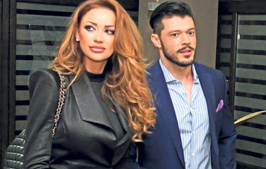 Cum a fost fotografiată Bianca Drăgușanu după despărțirea de Victor Slav. S-a dus pe litoral și…
