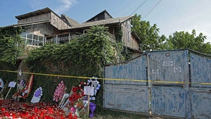 Casa lui Gheorghe Dincă a ajuns obiectiv turistic macabru. Ce se întâmplă, în fiecare zi, la locuința criminalului