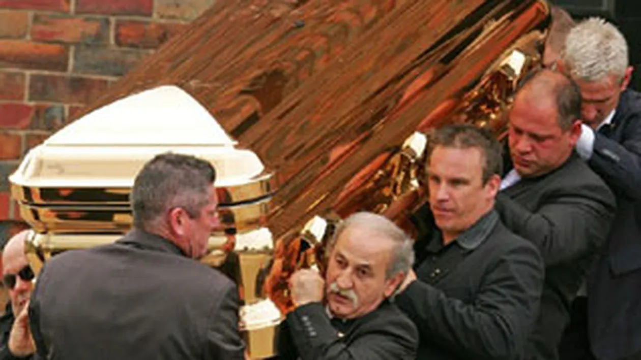 Mafiot australian inmormantat in sicriu de aur