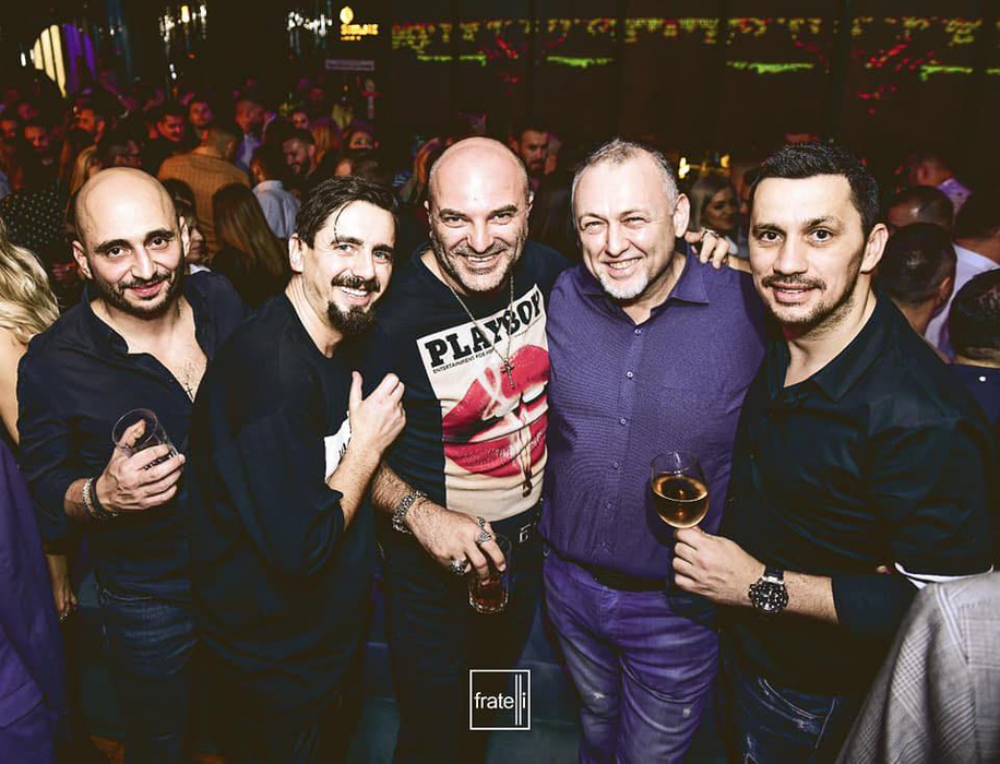 Flick, poezie fabuloasă despre o tânără care s-a îmbogățit din videochat! Fanii Domnului Rimă i-au sărit în cap, iar el le-a răspuns