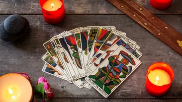 Cartea de Tarot de azi, 5 aprilie 2026. Patru de Bâte îți spune că fundația ta e mai solidă decât crezi