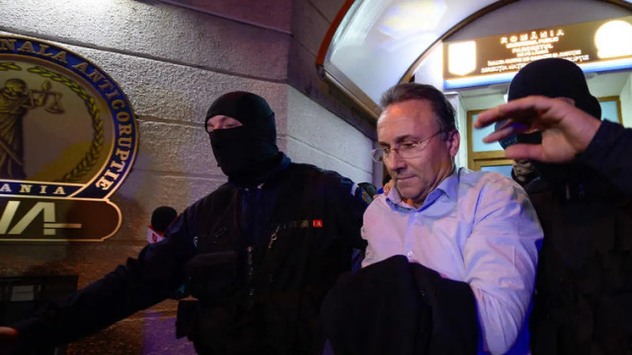 Cine este de fapt spionul contractat de primarul Nichita pentru a ii fila iubita! Voiau sa vada daca scartaie patul