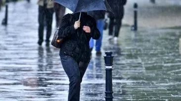 Cum va fi vremea de Sfânta Maria. Se anunță ploi torențiale și vânt puternic în minivacanță