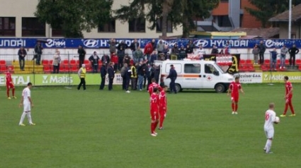 VIDEO Tragedie in lumea fotbalului! A murit la doar 18 ani pe terenul de fotbal