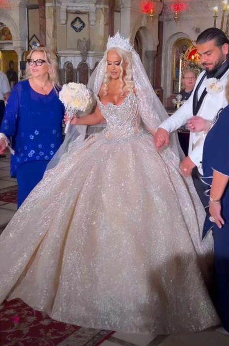 Mama Andei Adam i-a fost alături la nuntă/ Sursa foto: Captură video