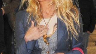 Pamela Anderson a facut cumparaturi intr-un bazar din Istanbul