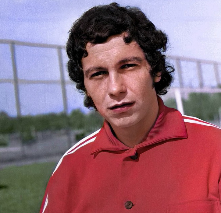 A murit Mircea Lucescu, omul care a scris istorie pe marile stadioane ale lumii. Drum lin, Il Luce! Fotbalul românesc pierde un simbol uriaș