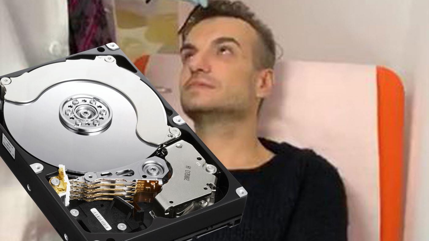 Imaginile de pe hardurile lui Răzvan Ciobanu, deja în presă. Cine apare pe ele si in ce ipostaze!?
