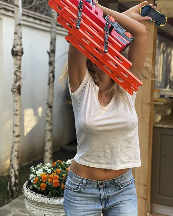 Anna Lesko e ”fierbinte” și în izolare. Fanii au reacționat imediat: ”Totuși, sutienul este…”