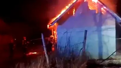 Două persoane au murit, după ce casa lor a luat foc, în Bacău. Aveau 43 și 45 de ani
