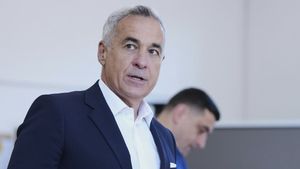 Călin Georgescu se retrage din politică! A făcut anunțul în urmă cu puțin timp: ”Această etapă a mișcării suveraniste s-a încheiat”