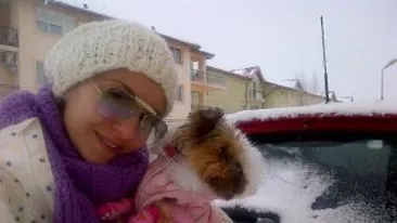 Giulia si-a adaptat garderoba pentru ca e insarcinata: Decat sa racesc sau sa nu pot iesi din casa deloc, mai bine in combinezon si apreschiuri