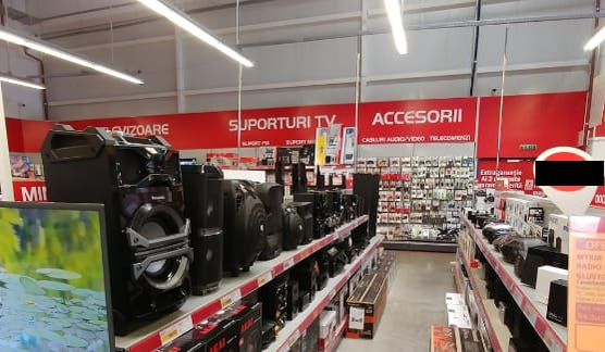 Hoții au furat exclusiv smarthphone-uri