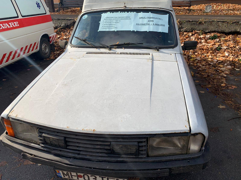 Protest inedit la spitalul din Orşova! Cum i-au făcut de râs medicii pe aleșii locali