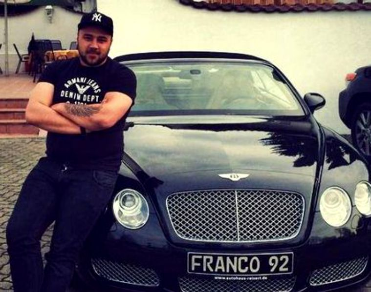 Fostul iubit al Otiliei Bilionera a scăpat de arest. Franco Calu și-a făcut apariția alături de "frații" lui