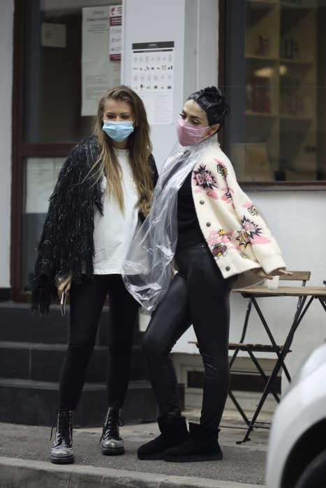 Andreea Mantea, ședință foto trăsnită, în fața coaforului