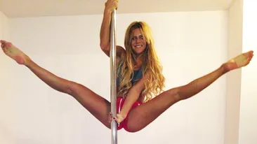 Aceasta pustoaica a ajuns cea mai tare dansatoare la bara din Romania! Vezi despre cine este vorba!