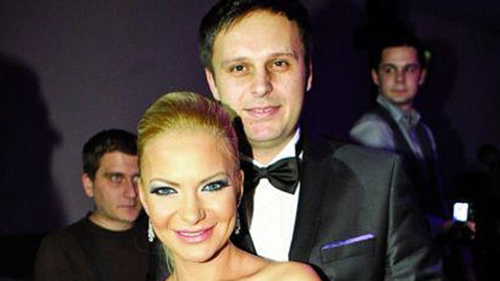 Oare ce parere va avea sotul ei despre aceste imagini? Andreea Antonescu, filmata in timp ce se saruta cu un barbat