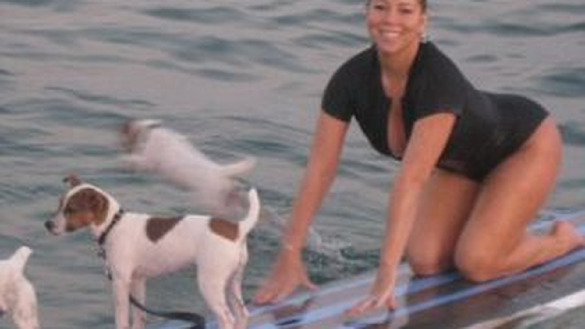 Mariah Carey face surf in Puerto Rico pentru a-si gasi inspiratia