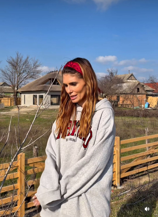 Cum arată casa pe care Sânziana Negru a renovat-o recent, de dragul bunicilor? A schimbat 5 echipe de muncitori în 2 ani