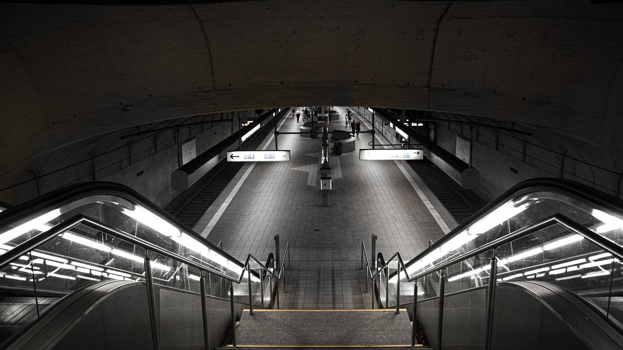 Refugiaţii ucraineni trec prin clipe grele în România: "Acum câteva zile, am cunoscut o fată din Ucraina la metrou"