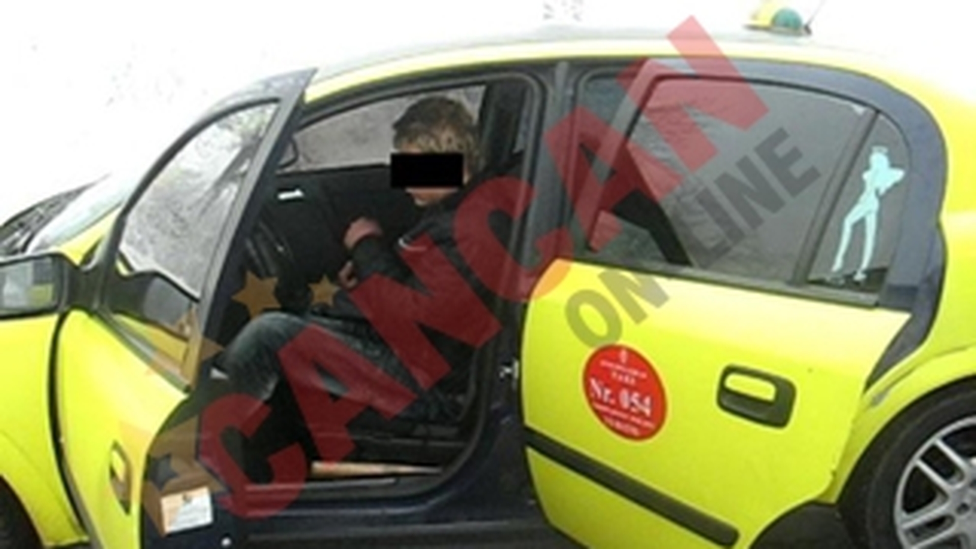 Au batut un taximetrist si i-au luat masina