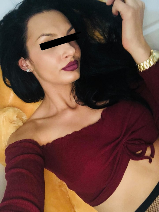 Fosta amantă a lui Culiță Sterp, surprinsă cu zonele intime la vedere. Outfit-ul provocator cu care a făcut senzație în club